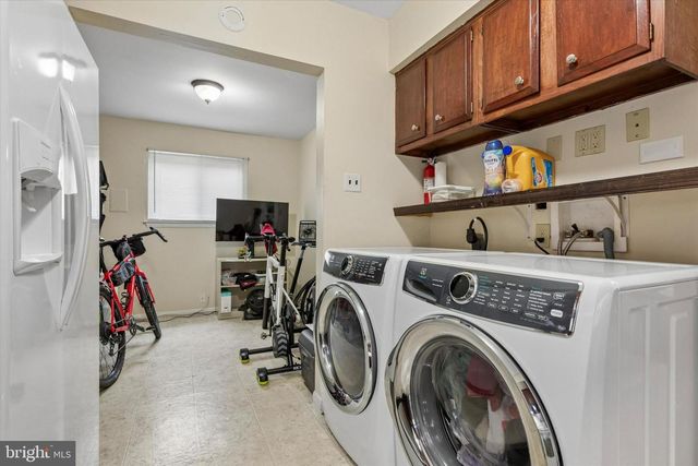 6 PENNINGTON LN, Quakertown, PA 18951