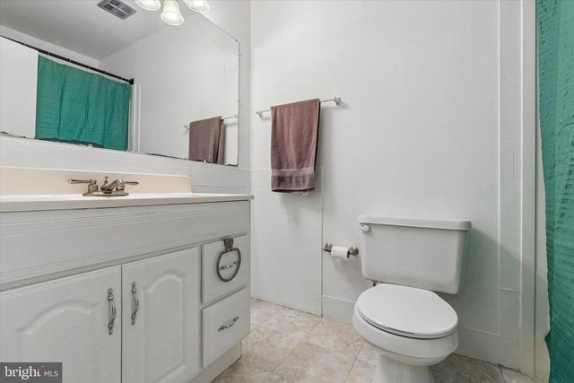 6 PENNINGTON LN, Quakertown, PA 18951