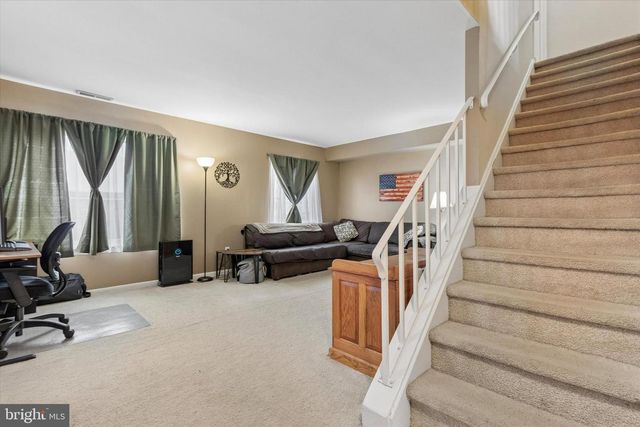 6 PENNINGTON LN, Quakertown, PA 18951