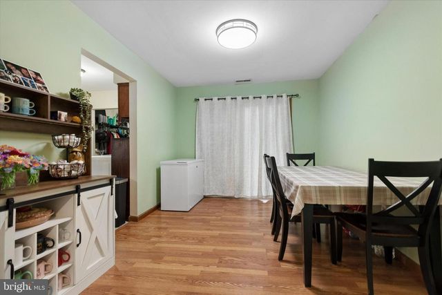 6 PENNINGTON LN, Quakertown, PA 18951