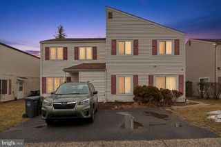 6 PENNINGTON LN, Quakertown, PA 18951