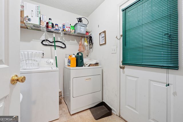 31 Debbie Lane, Dallas, GA 30132