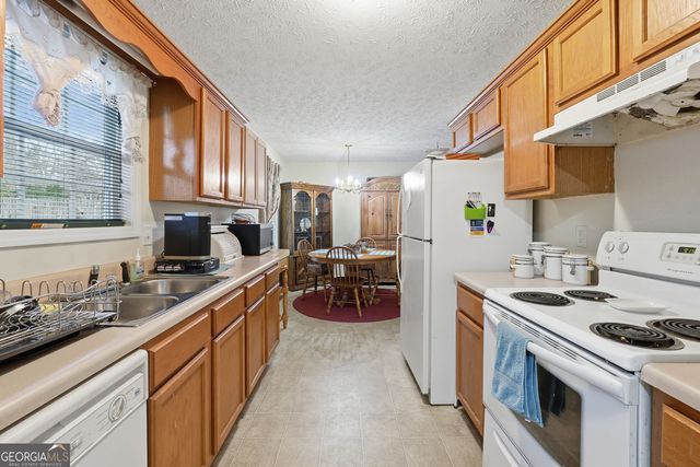 31 Debbie Lane, Dallas, GA 30132