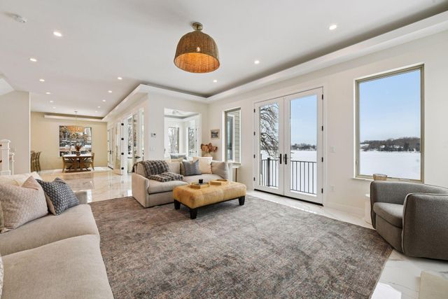 6001 Ridgewood Road, Mound, MN 55364