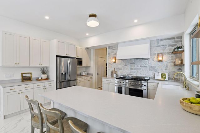 6001 Ridgewood Road, Mound, MN 55364