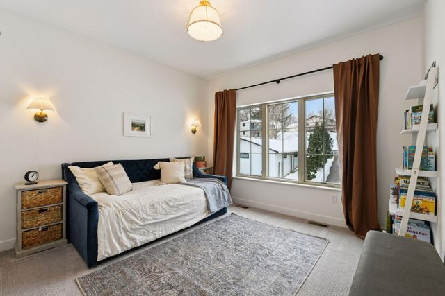 6001 Ridgewood Road, Mound, MN 55364