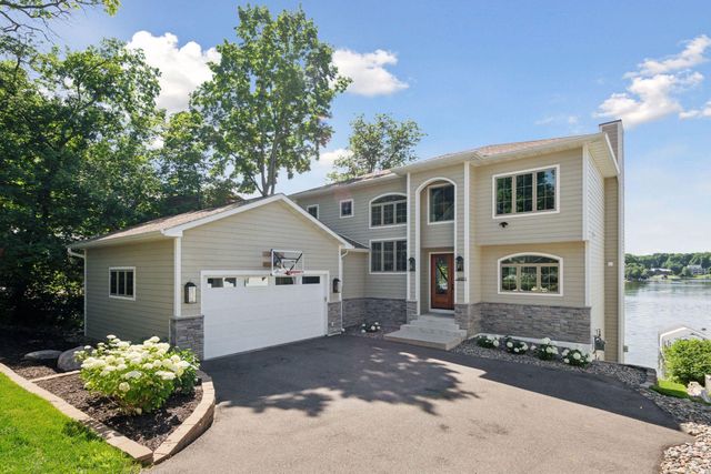 6001 Ridgewood Road, Mound, MN 55364