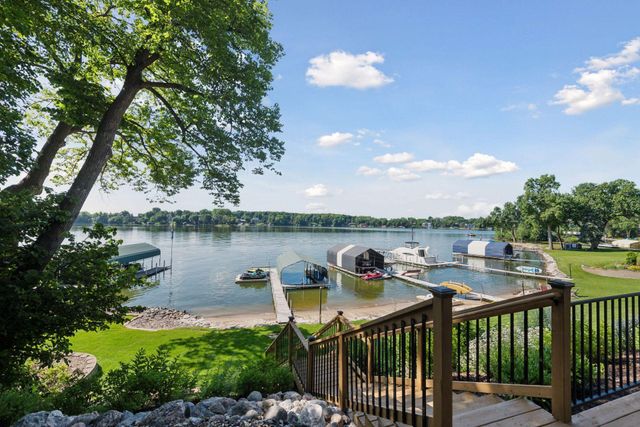 6001 Ridgewood Road, Mound, MN 55364