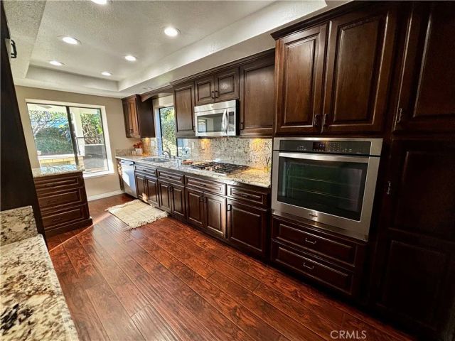 2562 E Lark Ellen, Anaheim, CA 92806