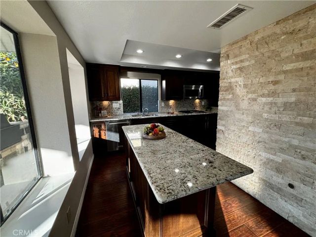 2562 E Lark Ellen, Anaheim, CA 92806