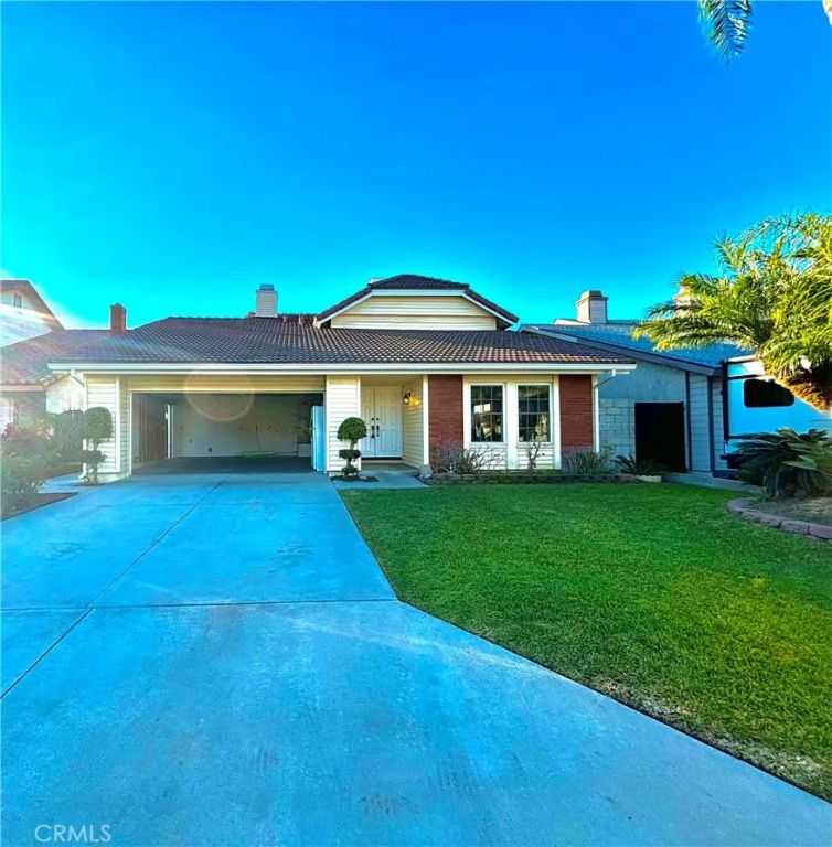 2562 E Lark Ellen, Anaheim, CA 92806