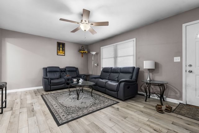 3009 Pleasant View Avenue, Rockford, IL 61108