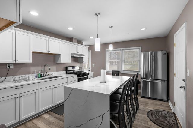 3009 Pleasant View Avenue, Rockford, IL 61108