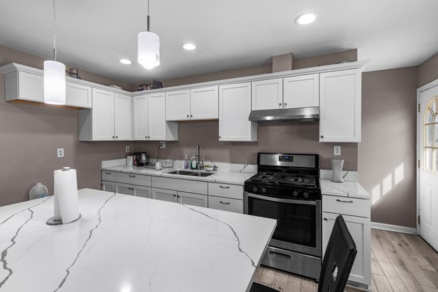 3009 Pleasant View Avenue, Rockford, IL 61108