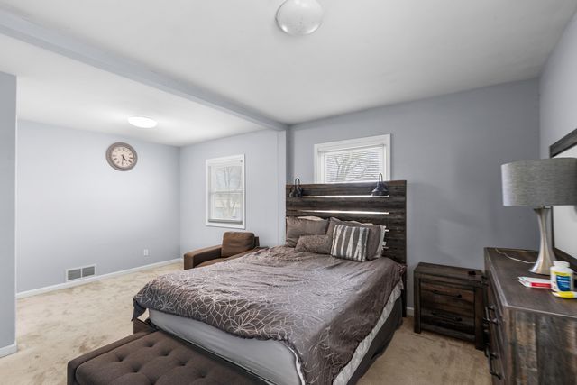 3009 Pleasant View Avenue, Rockford, IL 61108