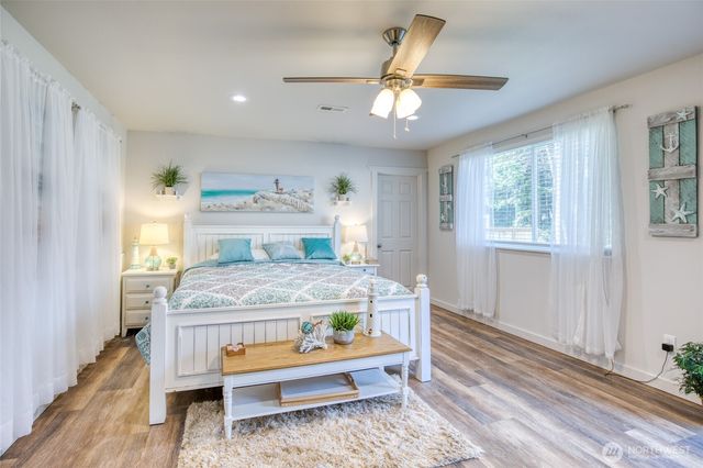 247 Fisher Avenue NE, Ocean Shores, WA 98569