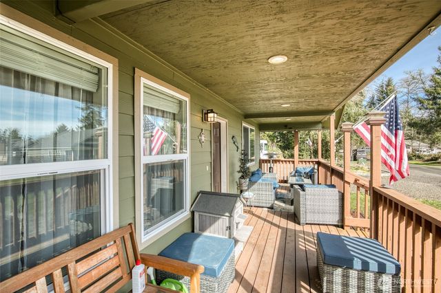 247 Fisher Avenue NE, Ocean Shores, WA 98569