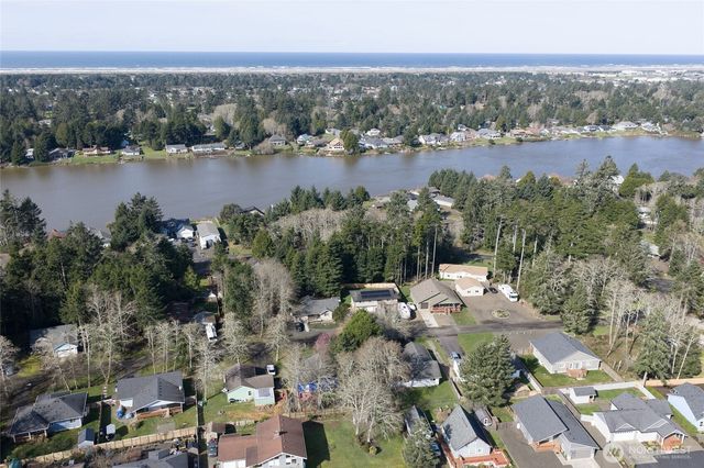 247 Fisher Avenue NE, Ocean Shores, WA 98569