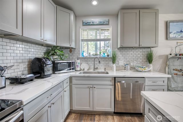 247 Fisher Avenue NE, Ocean Shores, WA 98569