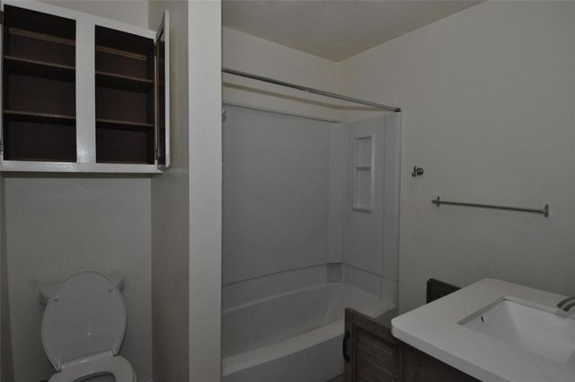 9910 Brasher DR A, Austin, TX 78748
