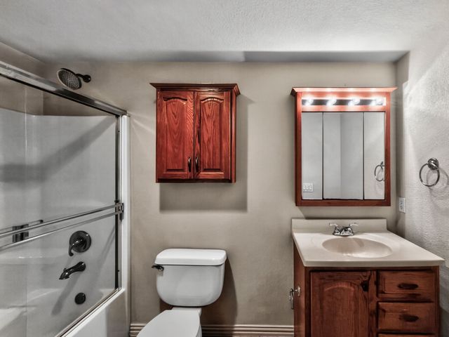 1255 Vineyard Road, Gunter, TX 75058