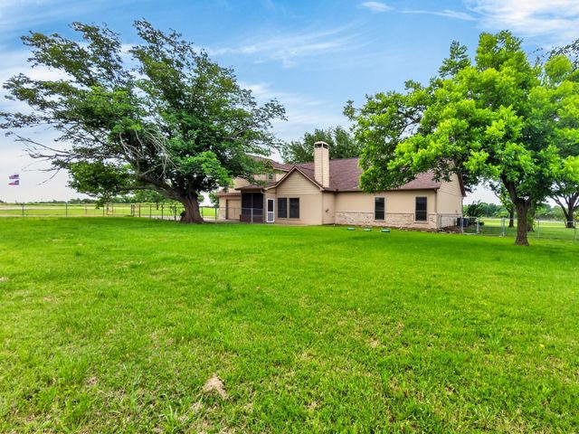 1255 Vineyard Road, Gunter, TX 75058