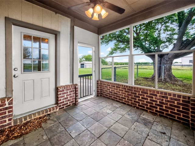 1255 Vineyard Road, Gunter, TX 75058