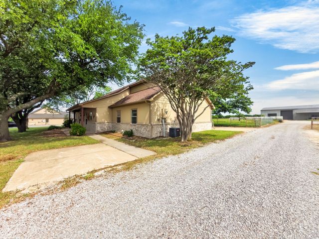 1255 Vineyard Road, Gunter, TX 75058