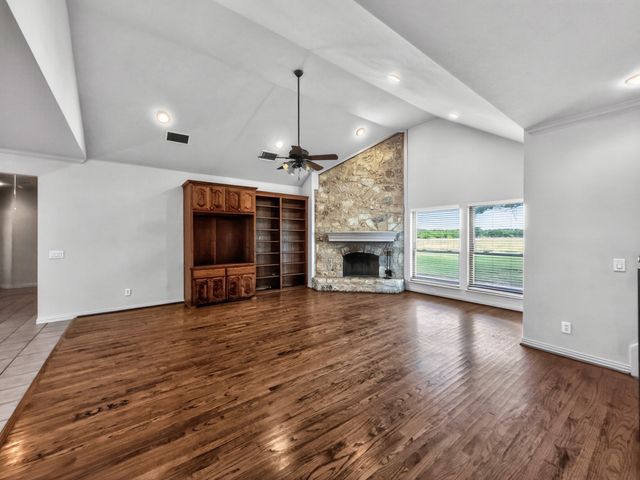 1255 Vineyard Road, Gunter, TX 75058