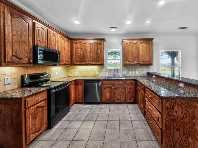 1255 Vineyard Road, Gunter, TX 75058