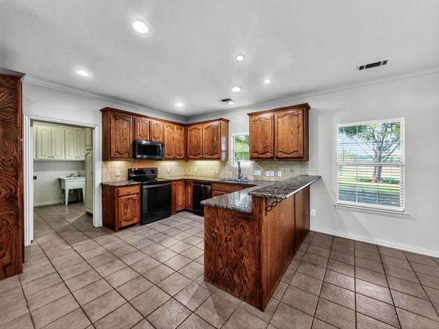 1255 Vineyard Road, Gunter, TX 75058