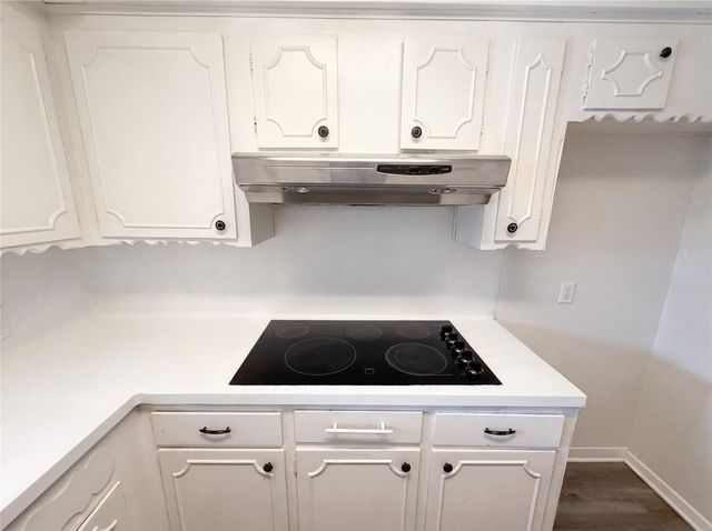 910 Luella Avenue, Deer Park, TX 77536