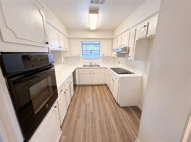 910 Luella Avenue, Deer Park, TX 77536