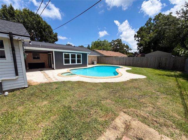 910 Luella Avenue, Deer Park, TX 77536