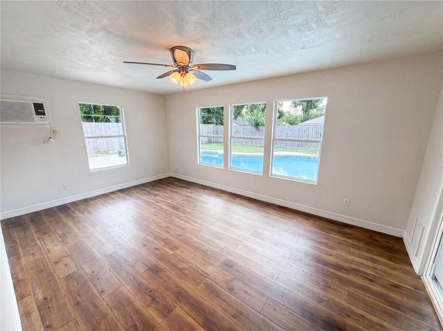 910 Luella Avenue, Deer Park, TX 77536