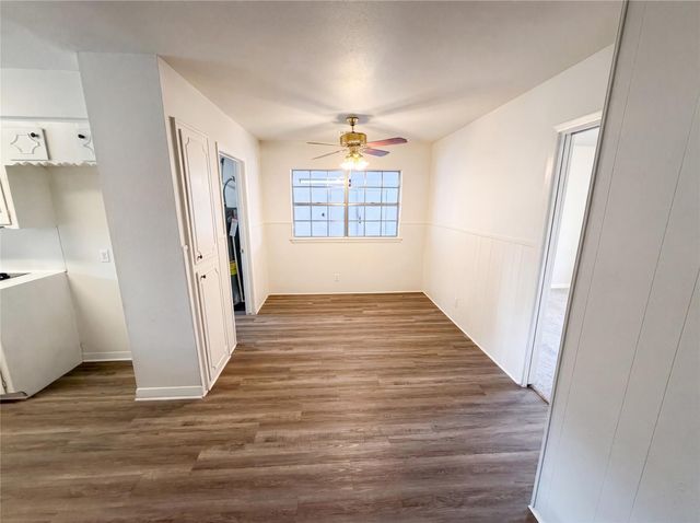 910 Luella Avenue, Deer Park, TX 77536