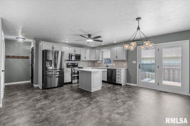3165 BEAVER CREEK Lane, Springfield, IL 62712