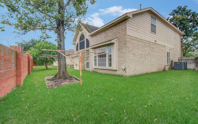 12011 Snowbird Court, Stafford, TX 77477