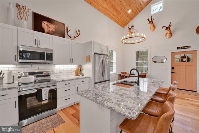 711 GROVE AVE, Mohnton, PA 19540