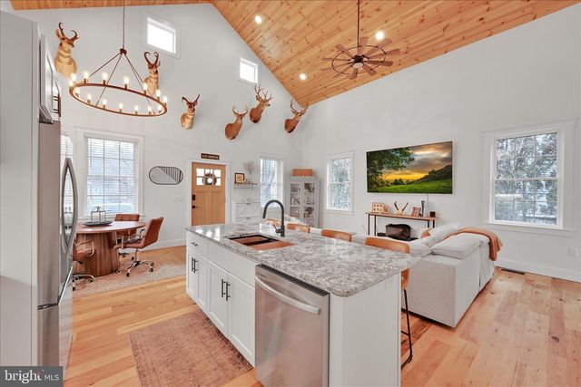 711 GROVE AVE, Mohnton, PA 19540