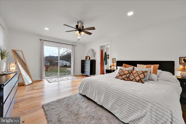 711 GROVE AVE, Mohnton, PA 19540