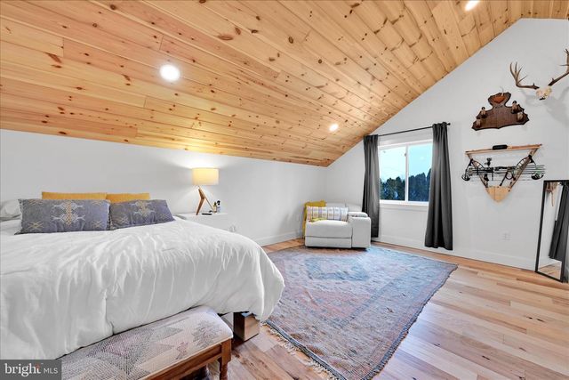 711 GROVE AVE, Mohnton, PA 19540