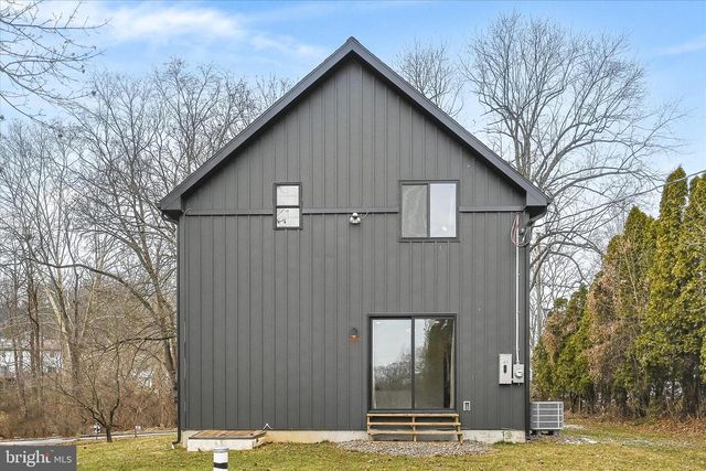 711 GROVE AVE, Mohnton, PA 19540