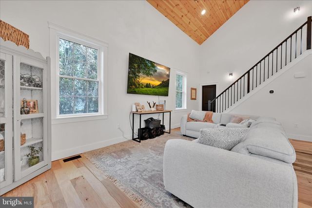 711 GROVE AVE, Mohnton, PA 19540