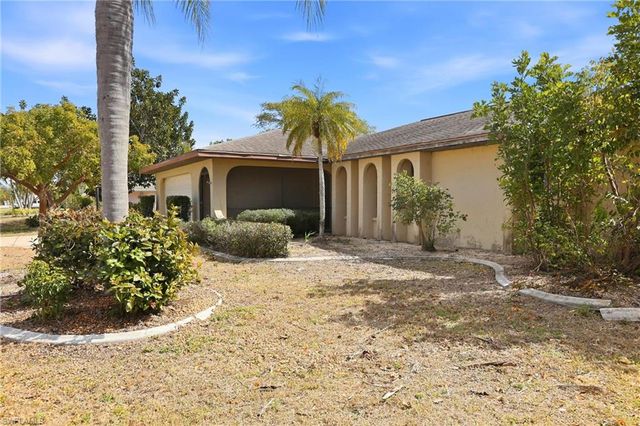 2216 SE 15th TER, Cape Coral, FL 33990