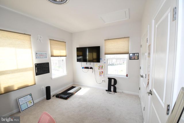 5937 NORTHWEST DR, Hyattsville, MD 20782