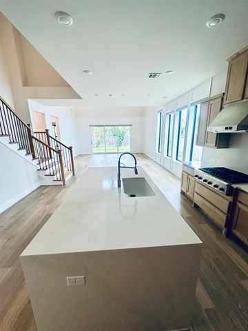 6 Gentle Branch Place, Tomball, TX 77375