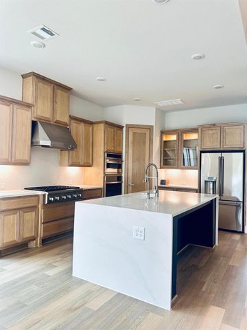 6 Gentle Branch Place, Tomball, TX 77375