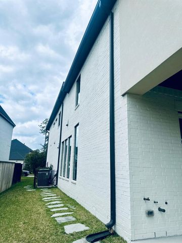 6 Gentle Branch Place, Tomball, TX 77375