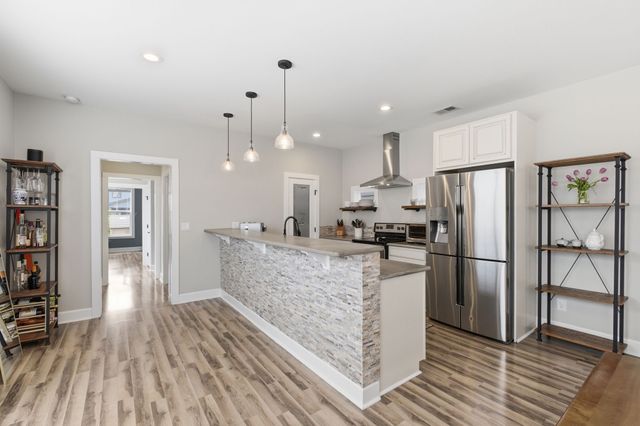2140A Burns St, Nashville, TN 37216